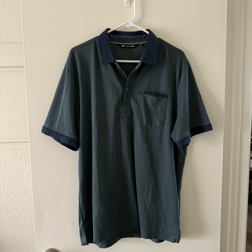 TRAVIS MATHEW Polo Shirt Hidden Placket Navy Blue Pocket Mens L Golf Casual
